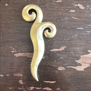 4.5” Unmarked Gold Tome Huge Lapel Brooch 70s